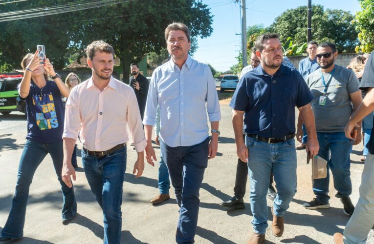Ao lado do prefeito Maycllyn Carreiro, senador Wilder Morais anuncia R$ 1 milhão para reforma do Hospital Municipal de Morrinhos